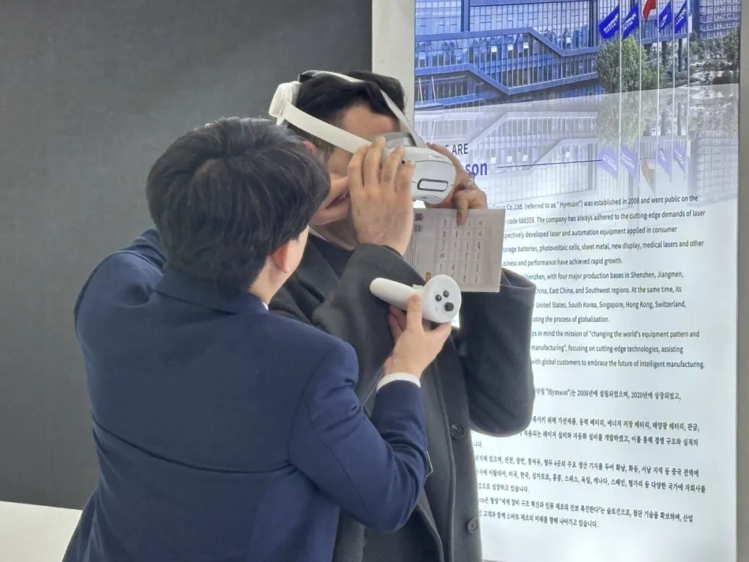 全发国际app在展会现场提供沉浸式产品体验，参观者可以直观感受高速激光模切机和叠片电池装配线的高效生产过程